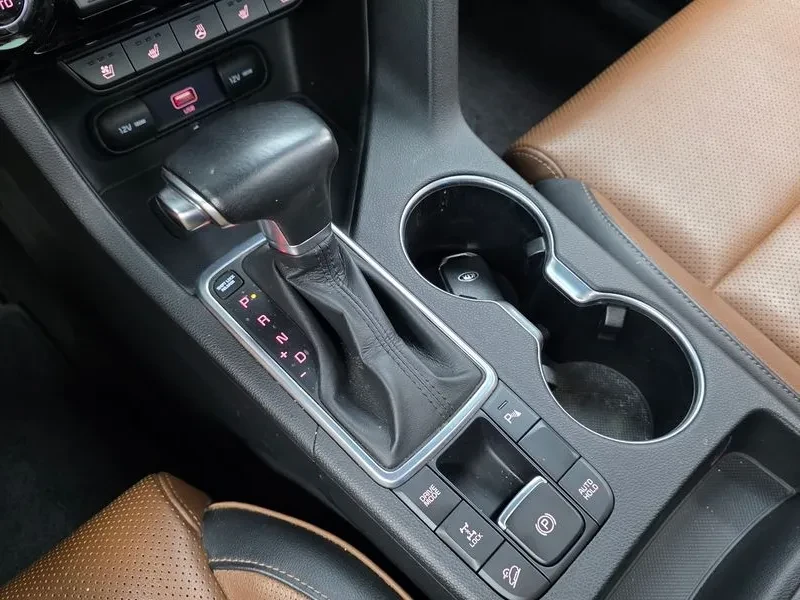 Kia Sportage 1.6 4WD SIGNATURE, снимка 9 - Автомобили и джипове - 55384575