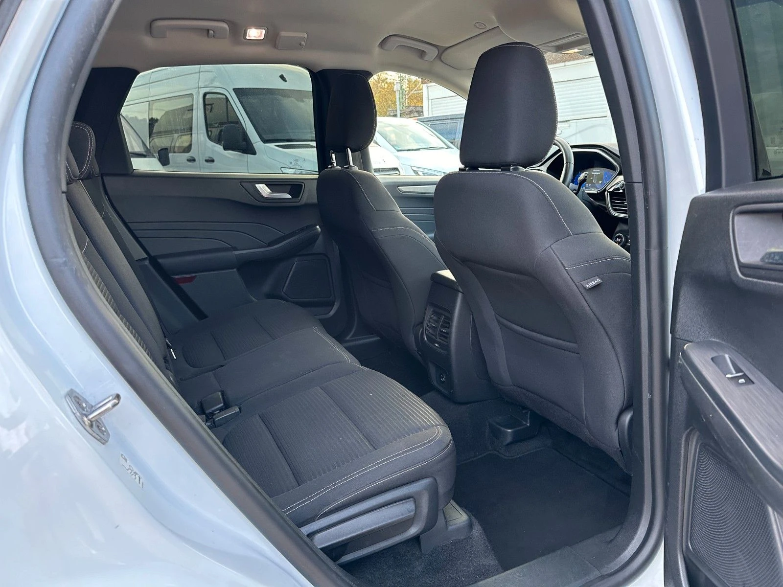 Ford Kuga TITANIUM/120HP/DIGITAL/CAM/NAVI/AMBI/KLESS/194f | Mobile.bg   13