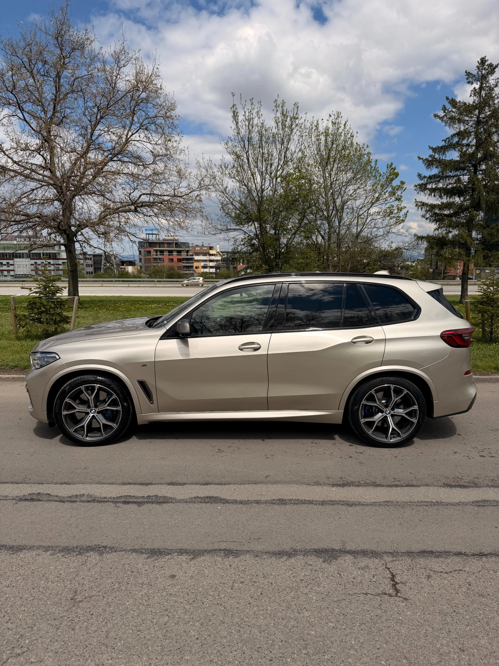 BMW X5 M50d Individual| Laser| HarmanKardon| HeadUp, снимка 15 - Автомобили и джипове - 54185154