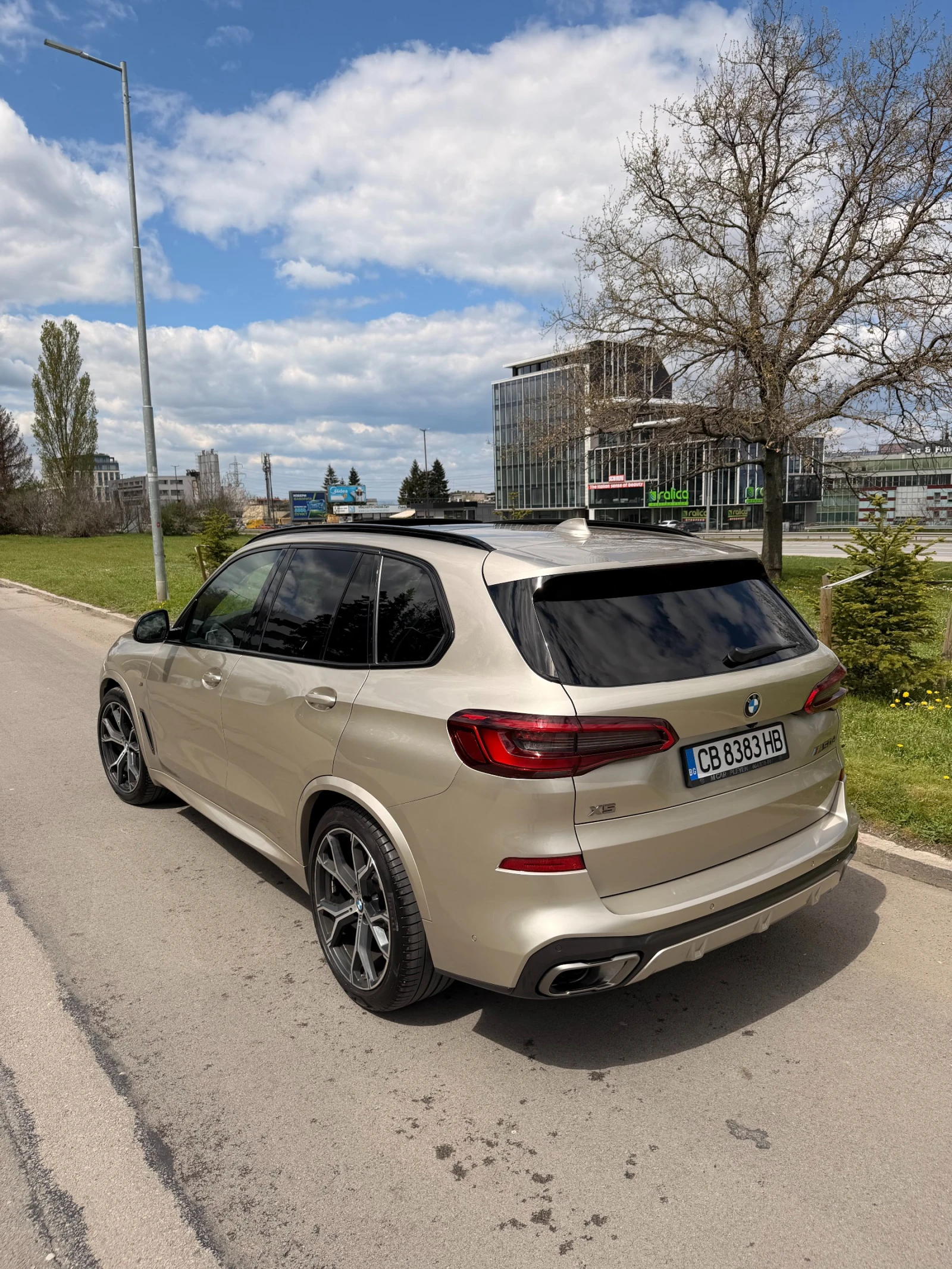 BMW X5 M50d Individual| Laser| HarmanKardon| HeadUp, снимка 4 - Автомобили и джипове - 54185154