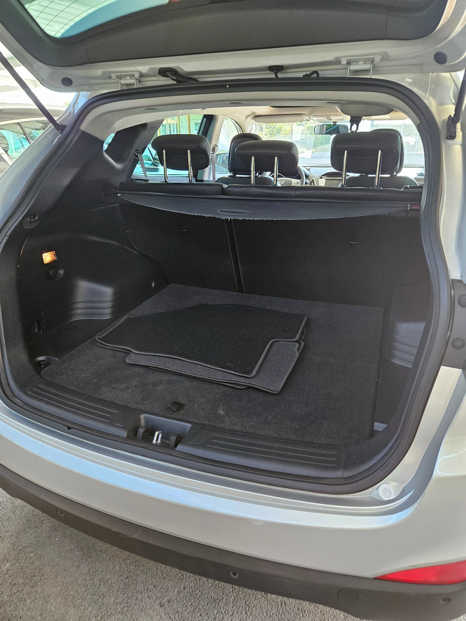 Hyundai IX35 4x4 ПАНОРАМА, снимка 10 - Автомобили и джипове - 54728572