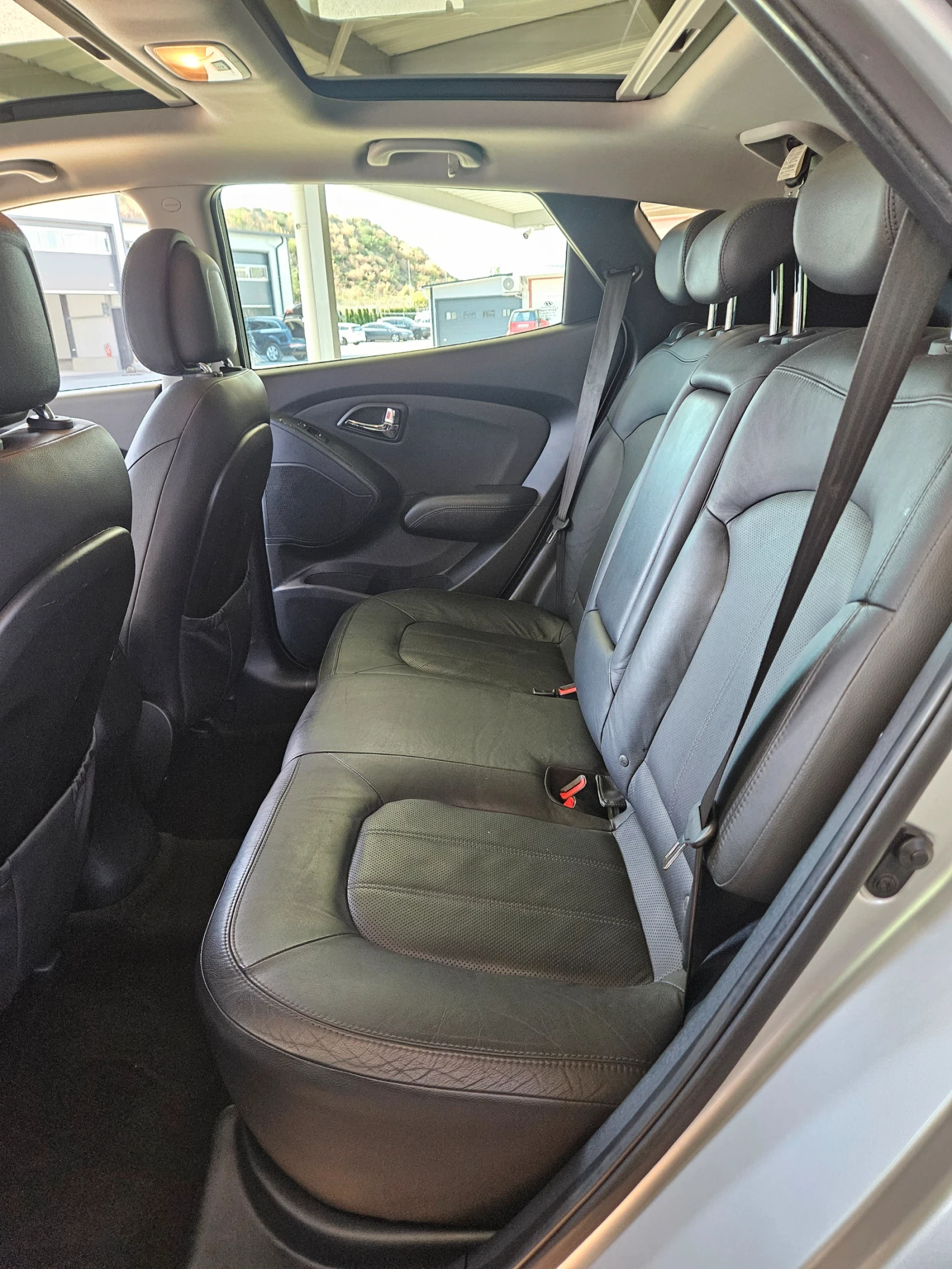 Hyundai IX35 4x4 ПАНОРАМА, снимка 8 - Автомобили и джипове - 54728572