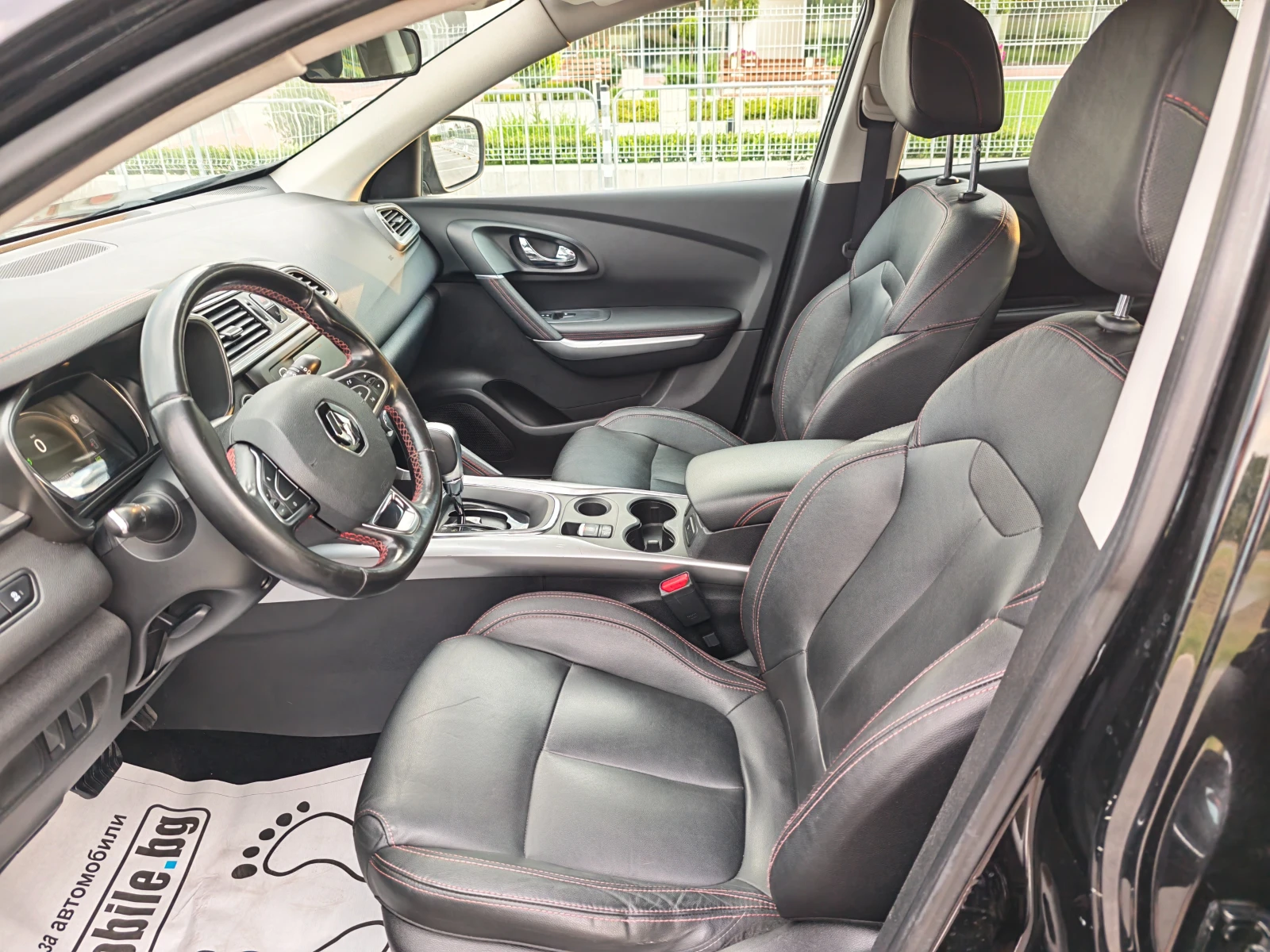 Renault Kadjar 1.6 DIZEL 110 KN NAVI, снимка 11 - Автомобили и джипове - 55565630