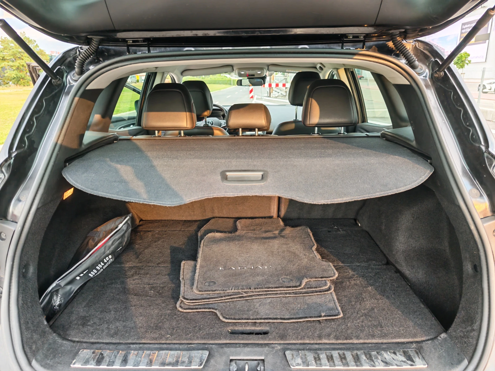 Renault Kadjar 1.6 DIZEL 110 KN NAVI, снимка 14 - Автомобили и джипове - 55565630