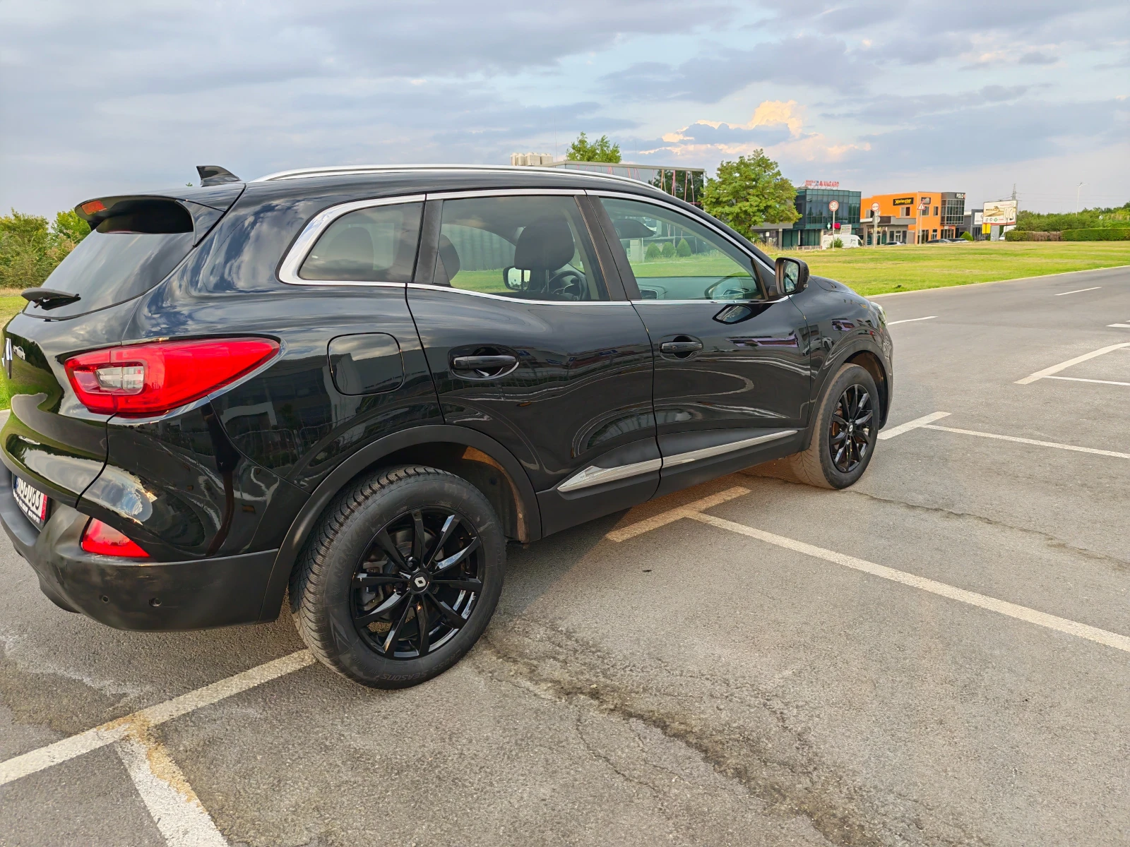 Renault Kadjar 1.6 DIZEL 110 KN NAVI, снимка 5 - Автомобили и джипове - 55565630