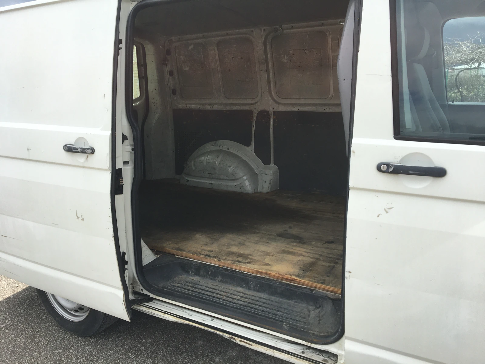 VW T5 1.9TDI 90ks Italia, снимка 14 - Бусове и автобуси - 52132412