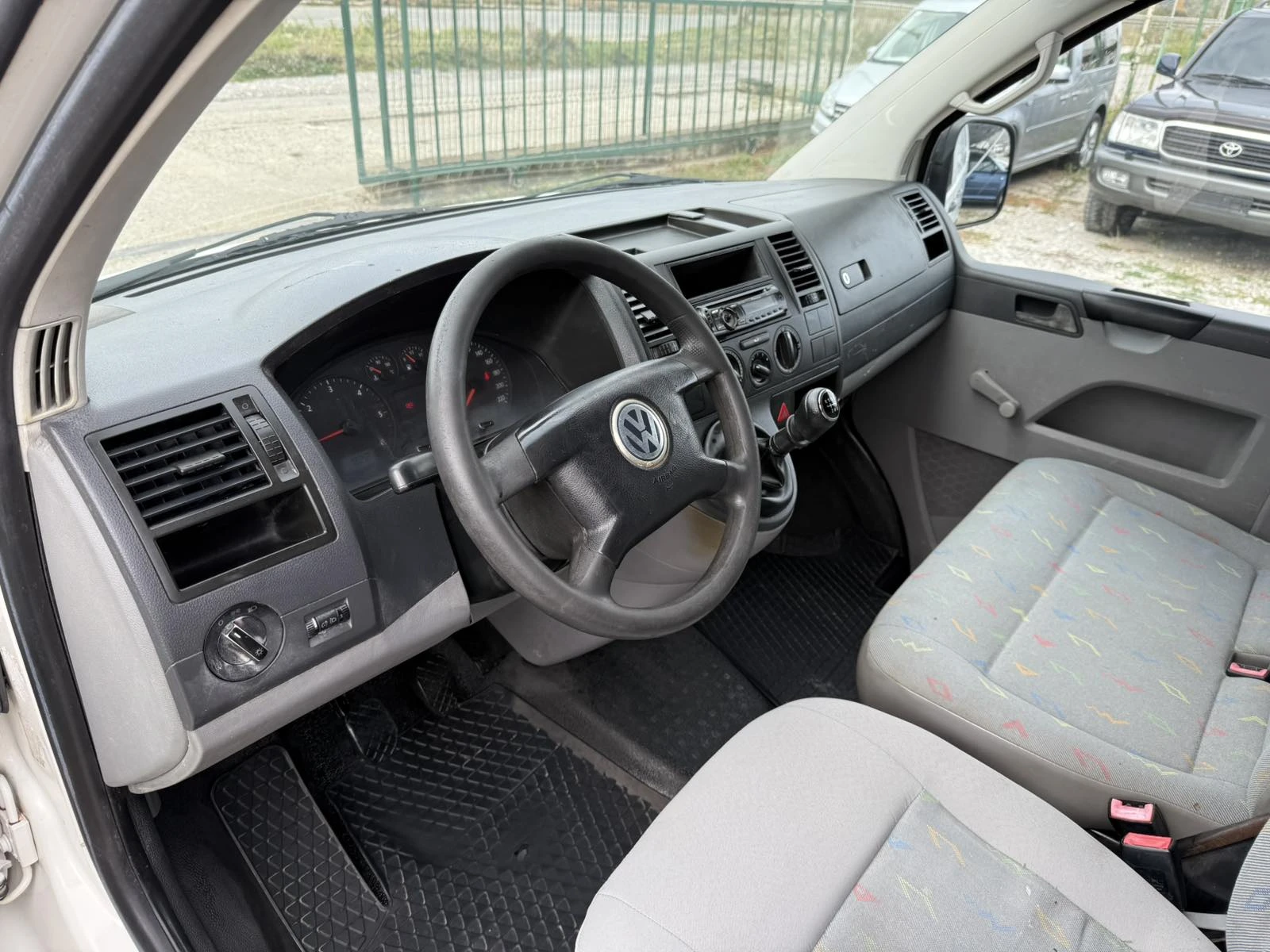VW T5 1.9TDI 90ks Italia - изображение 10
