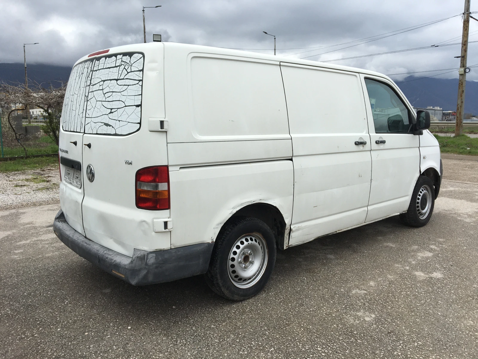 VW T5 1.9TDI 90ks Italia, снимка 5 - Бусове и автобуси - 52132412