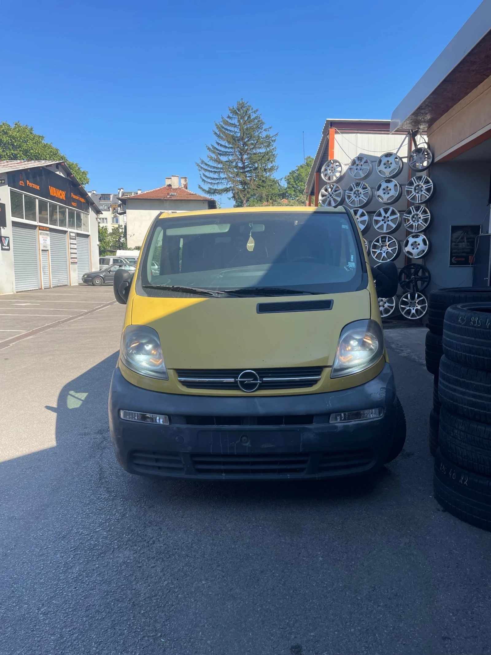 Opel Vivaro Opel vivaro 1.9cdti 5+ 1