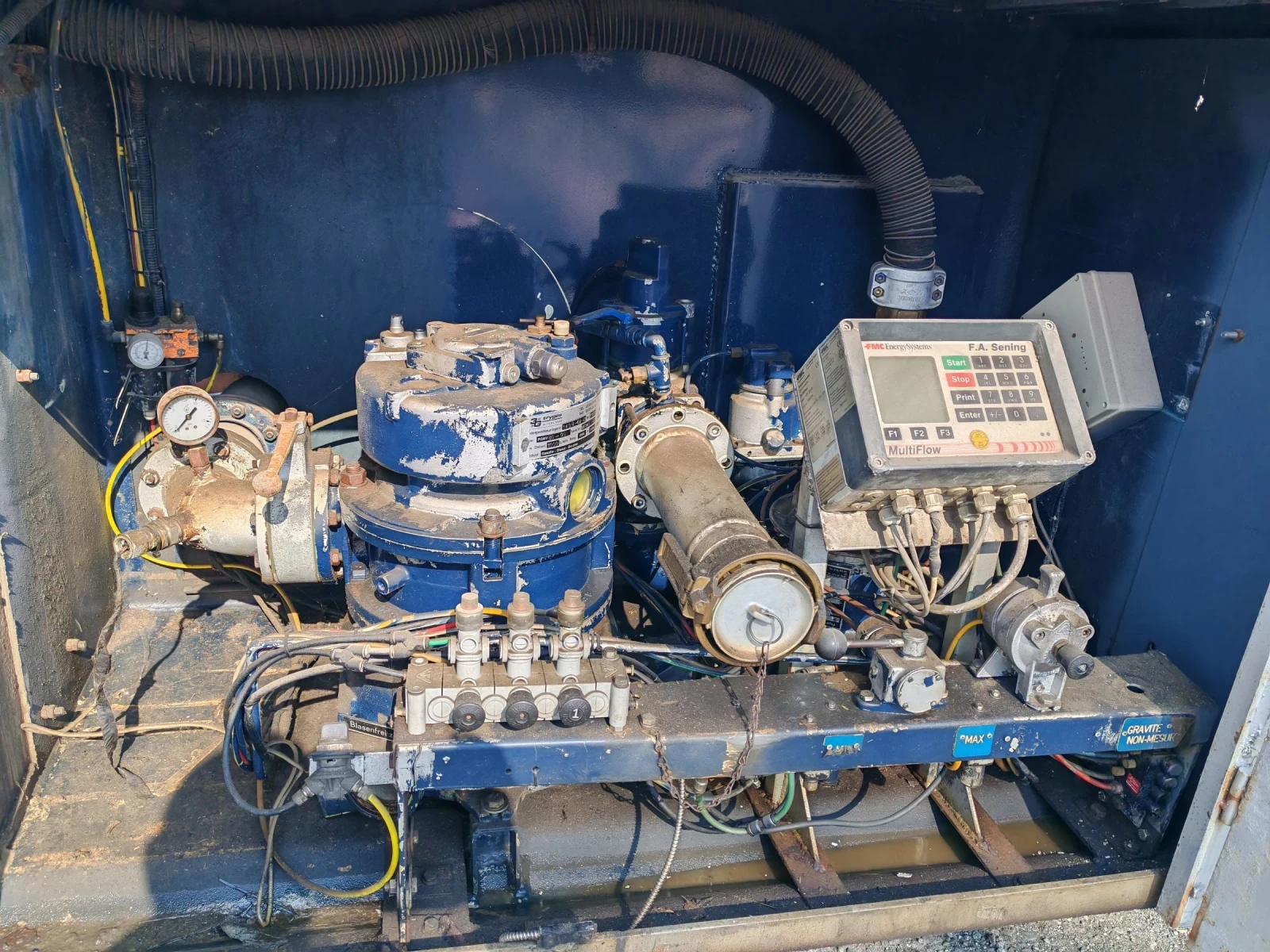 Mercedes-Benz Actros Цистерна за гориво, снимка 5 - Камиони - 53747007