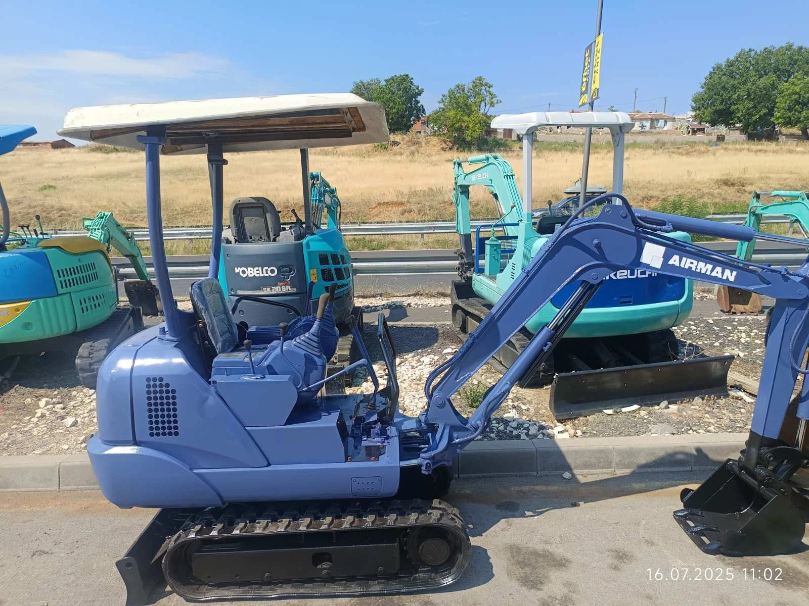 Багер Kubota  със джоистици - изображение 9