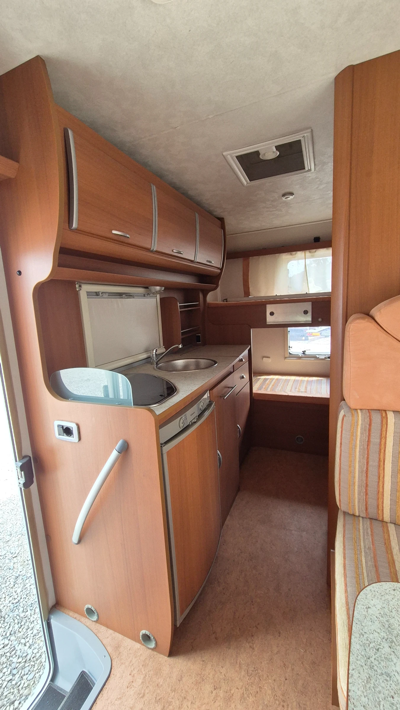 Кемпер Fiat Ducato 2.3jtd КЛИМАТИК* ШВЕЙЦАРИЯ*  - изображение 8