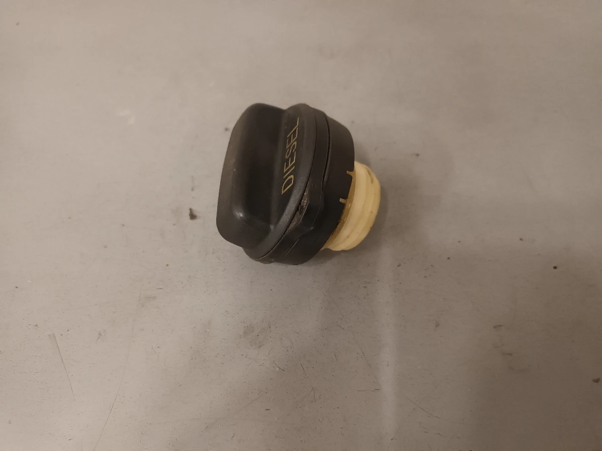 Капачка резервоар хонда црв 2.2д