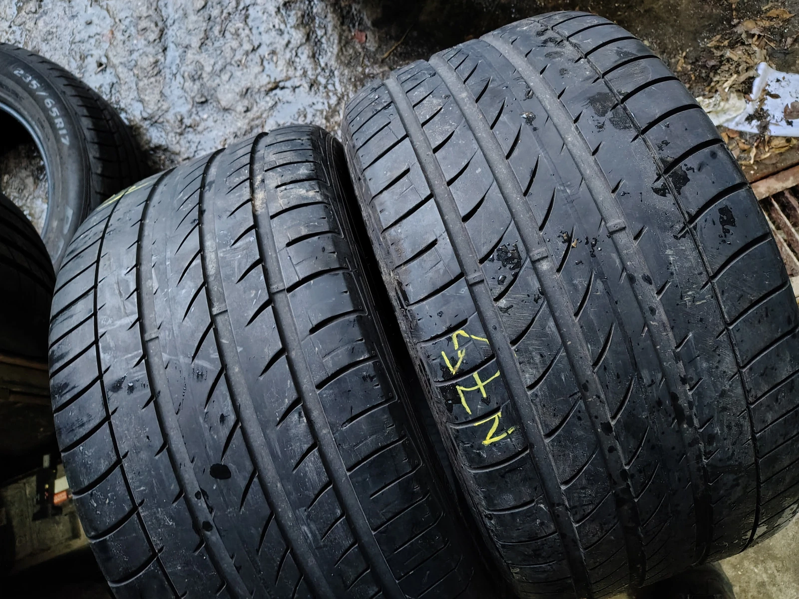 Гуми Летни 315/35R20, снимка 2 - Гуми и джанти - 54103406