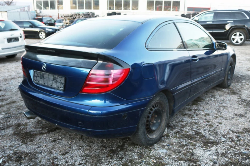 Mercedes-Benz C 200 Kompressor, снимка 3 - Автомобили и джипове - 44014299