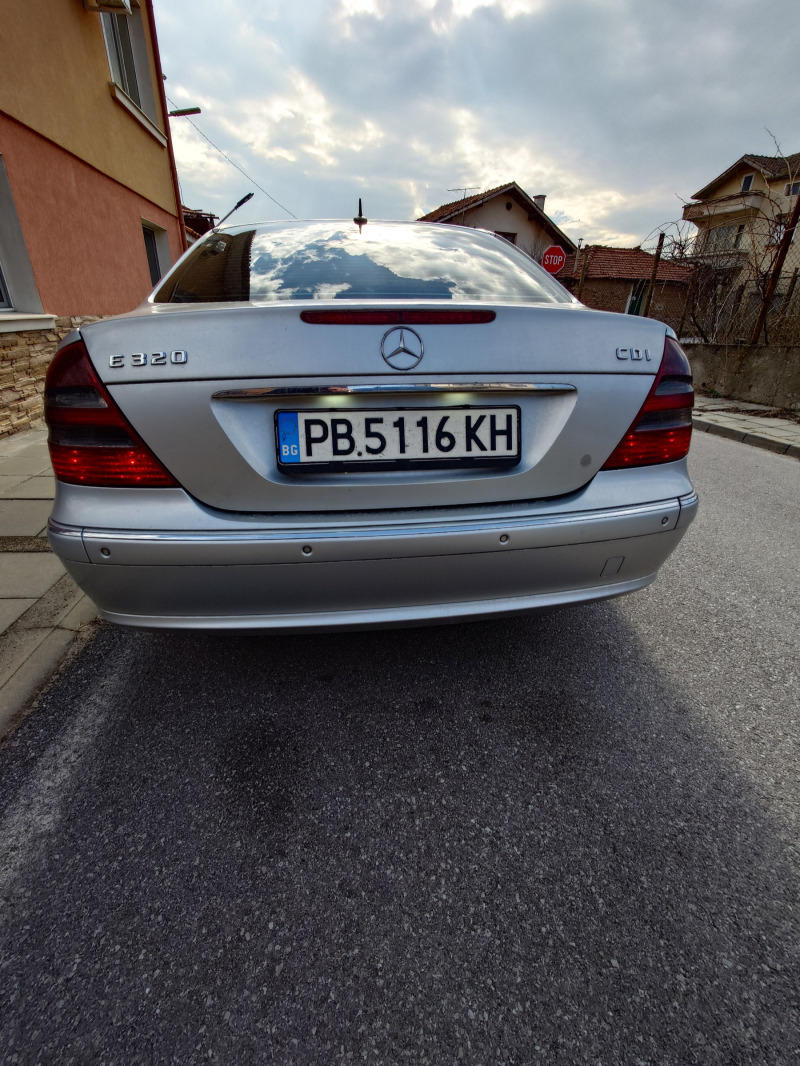 Mercedes-Benz E 320 3.2 cdi, снимка 3 - Автомобили и джипове - 44391014