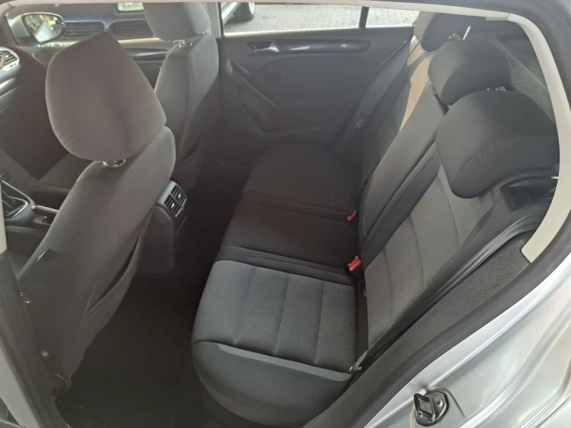 VW Golf 1.6TDI 105PS.ITALIA, снимка 12 - Автомобили и джипове - 46891442