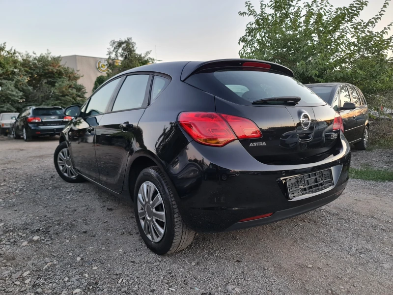 Opel Astra КАТО НОВА СТАРИЯ МОТОР, снимка 5 - Автомобили и джипове - 47413690