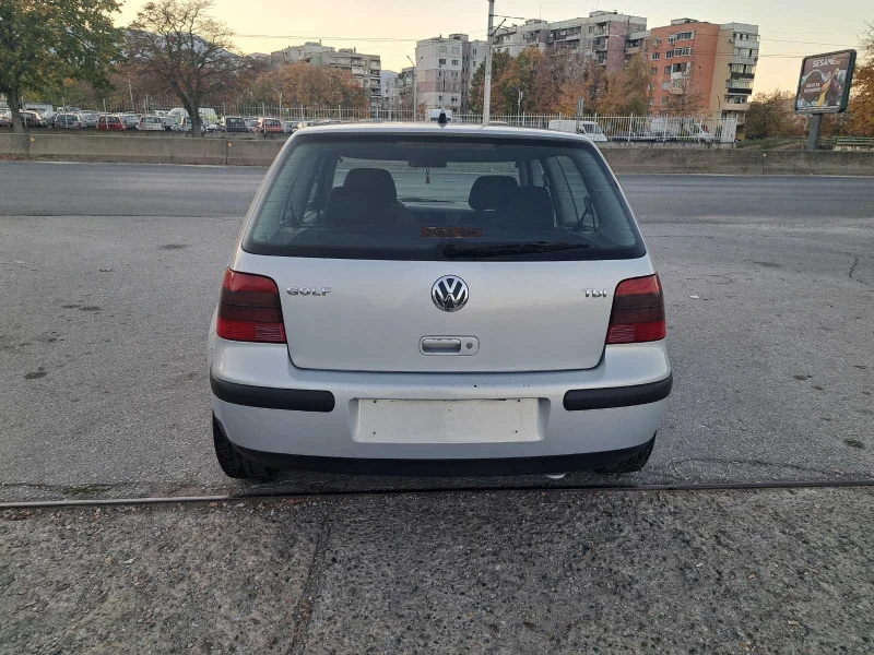 VW Golf TDI, снимка 6 - Автомобили и джипове - 48079155