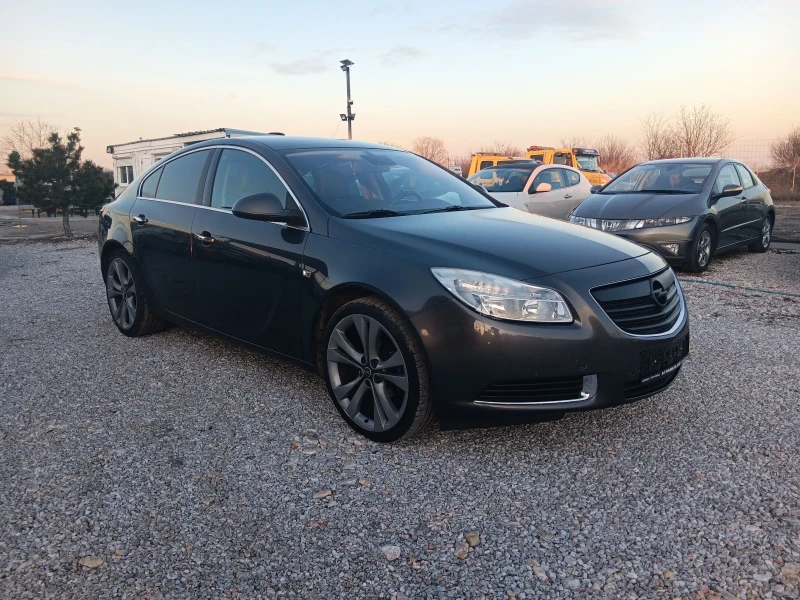 Opel Insignia 1.8i LPG, снимка 2 - Автомобили и джипове - 48475425