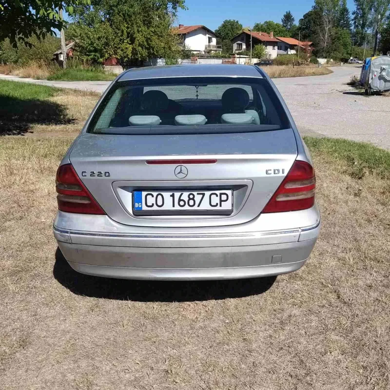 Mercedes-Benz C 220, снимка 2 - Автомобили и джипове - 51847020