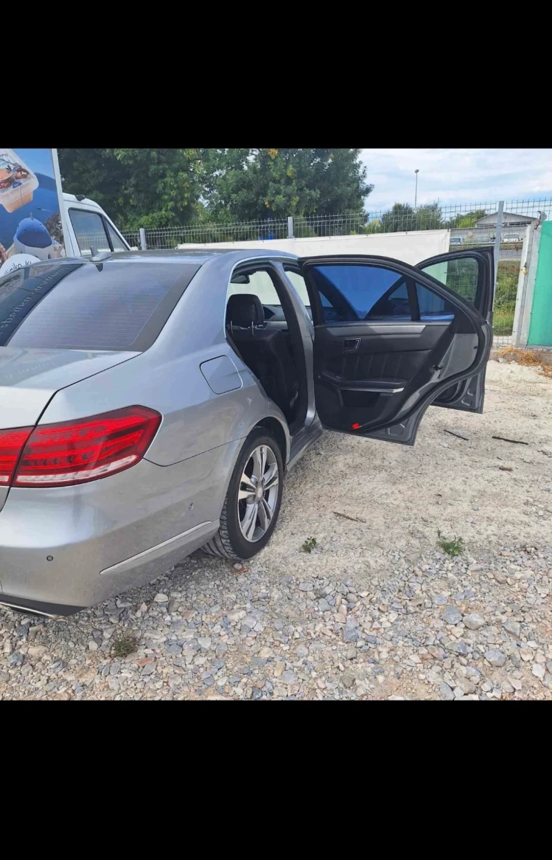 Mercedes-Benz E 220, снимка 6 - Автомобили и джипове - 52793249