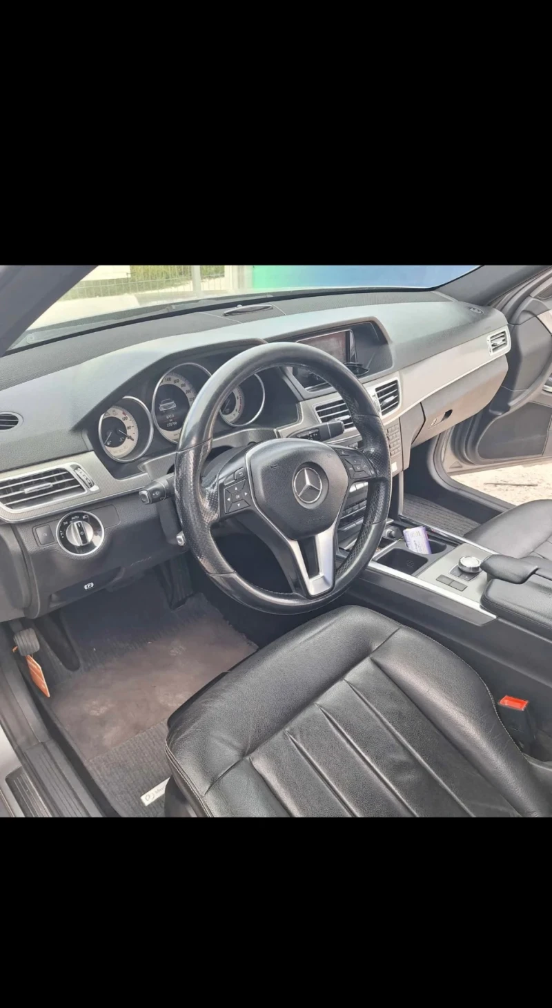 Mercedes-Benz E 220, снимка 3 - Автомобили и джипове - 52793249