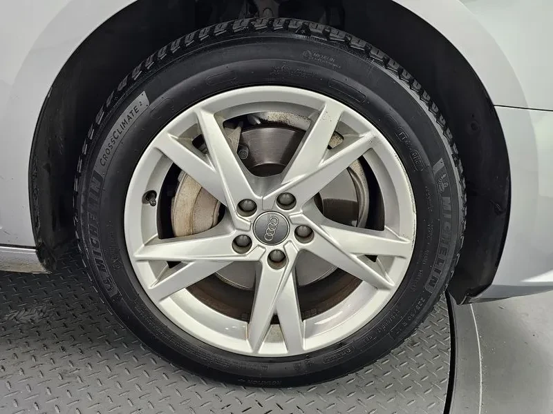 Audi A4 2.0 TDI Premium, снимка 5 - Автомобили и джипове - 53681226