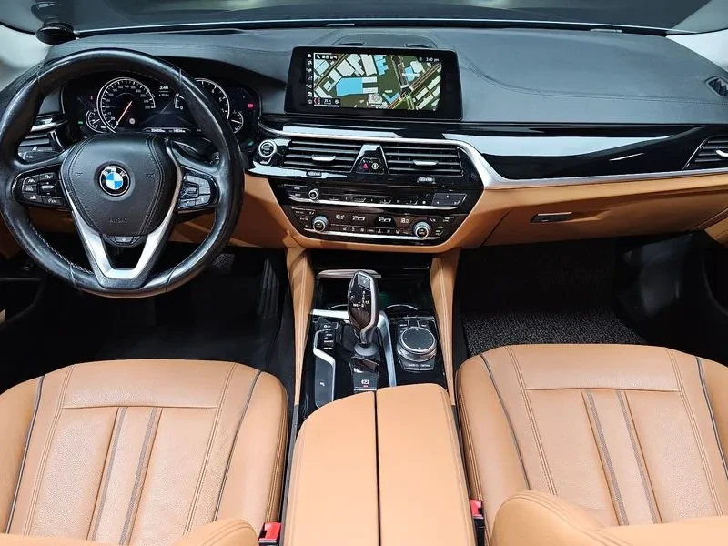 BMW 520 LUXURY G30, снимка 7 - Автомобили и джипове - 55789804