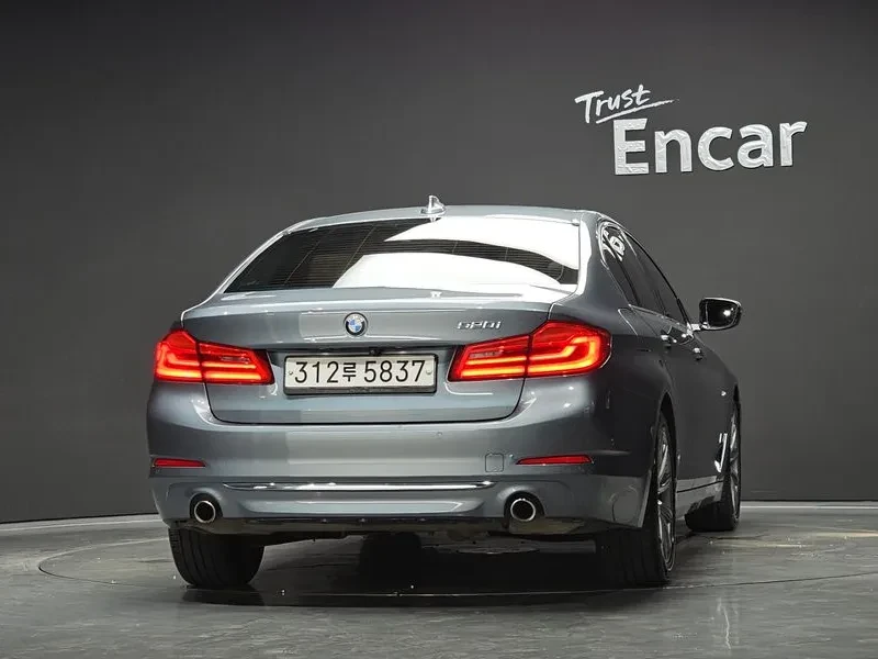 BMW 520 LUXURY G30, снимка 4 - Автомобили и джипове - 55789804