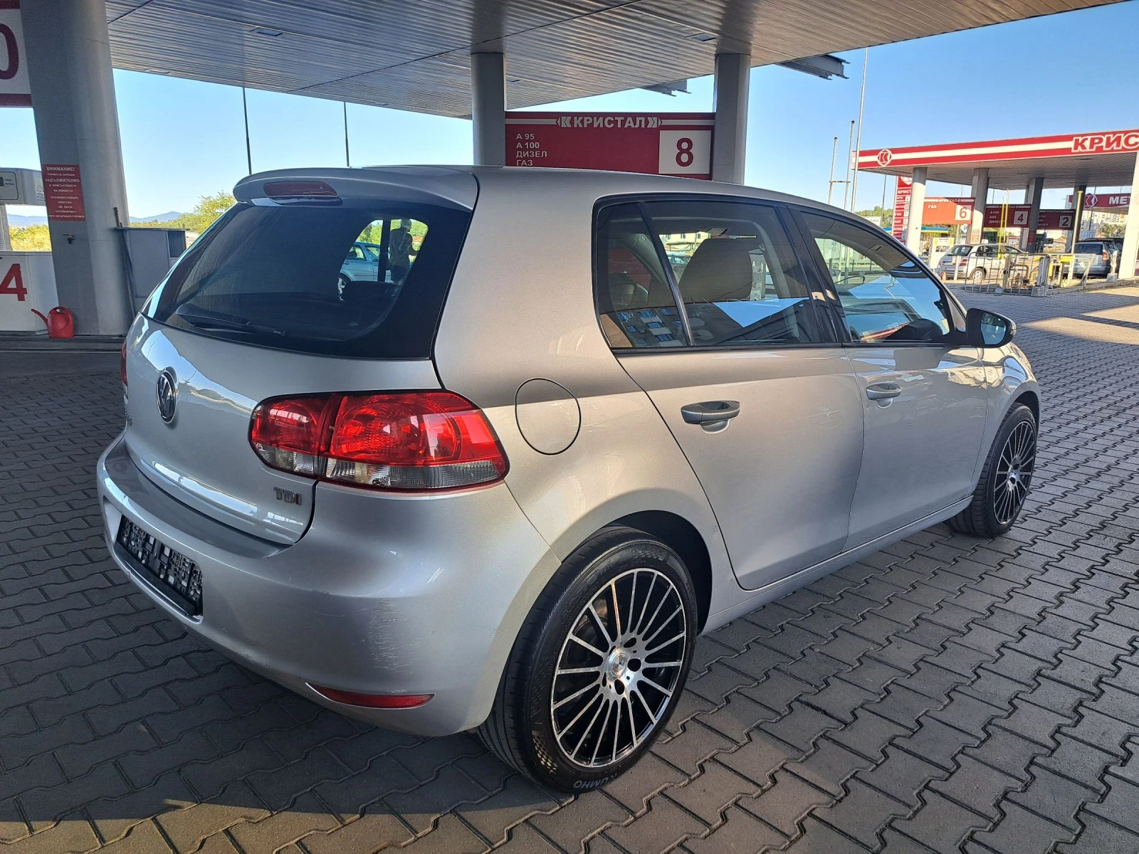 VW Golf 1.6TDI 105PS.ITALIA - изображение 8