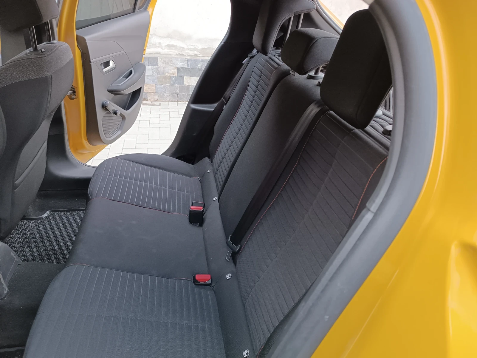 Peugeot 208 1.2 PureTech (75 кс) ГАЗОВА УРЕДБА - изображение 9