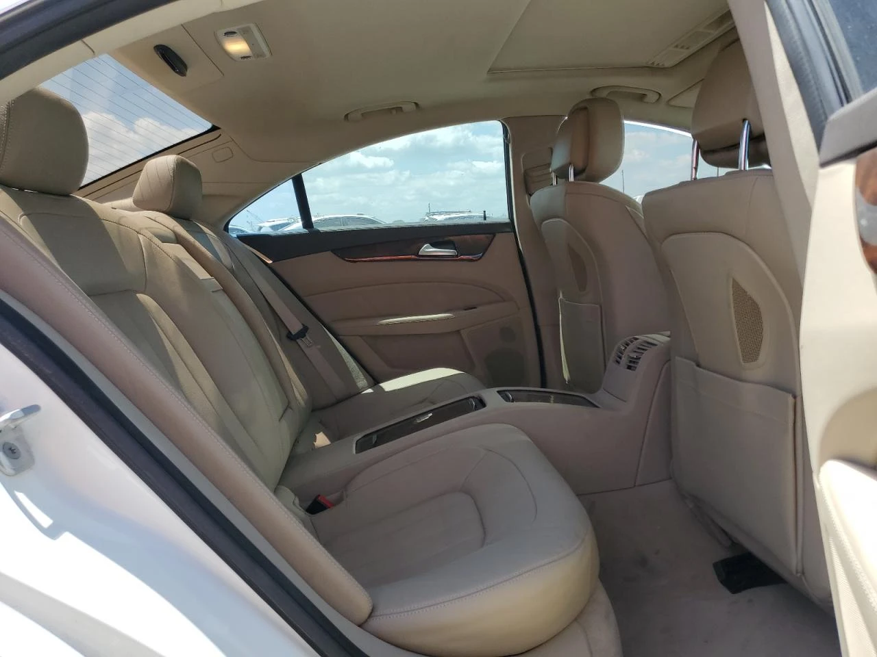 Mercedes-Benz CLS 500 550  - изображение 9
