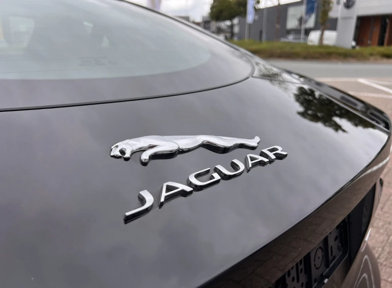 Jaguar F-Type S AWD - изображение 5