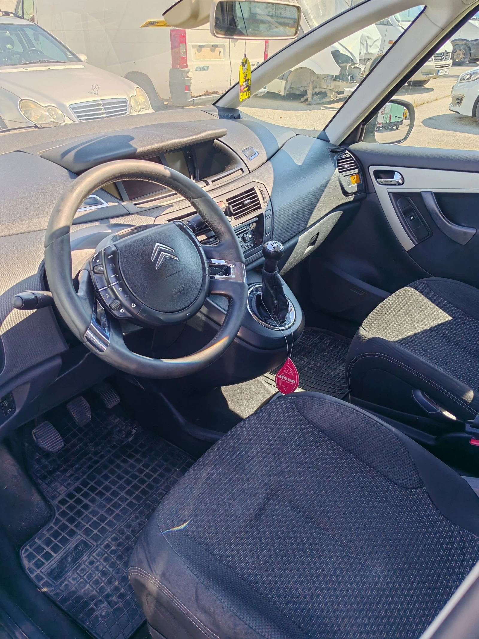 Citroen C4 Picasso 1.6HDI - изображение 10