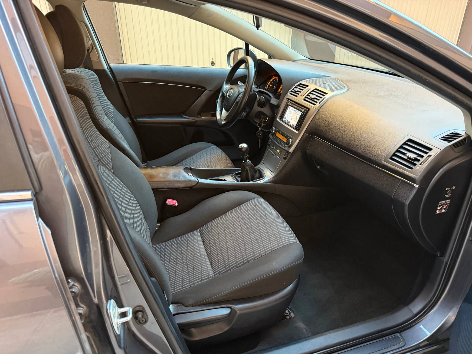 Toyota Avensis 1.8i - изображение 7