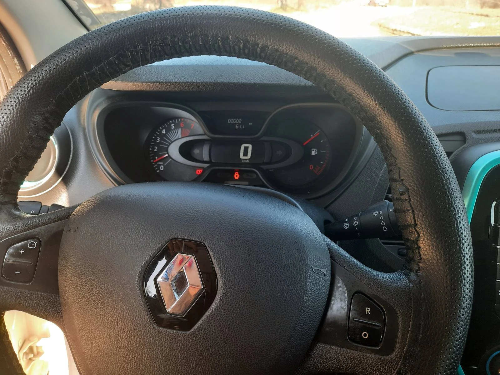 Renault Captur, снимка 12 - Автомобили и джипове - 53763422