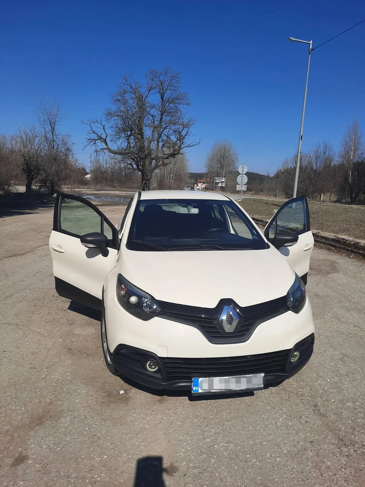 Renault Captur, снимка 3 - Автомобили и джипове - 53763422