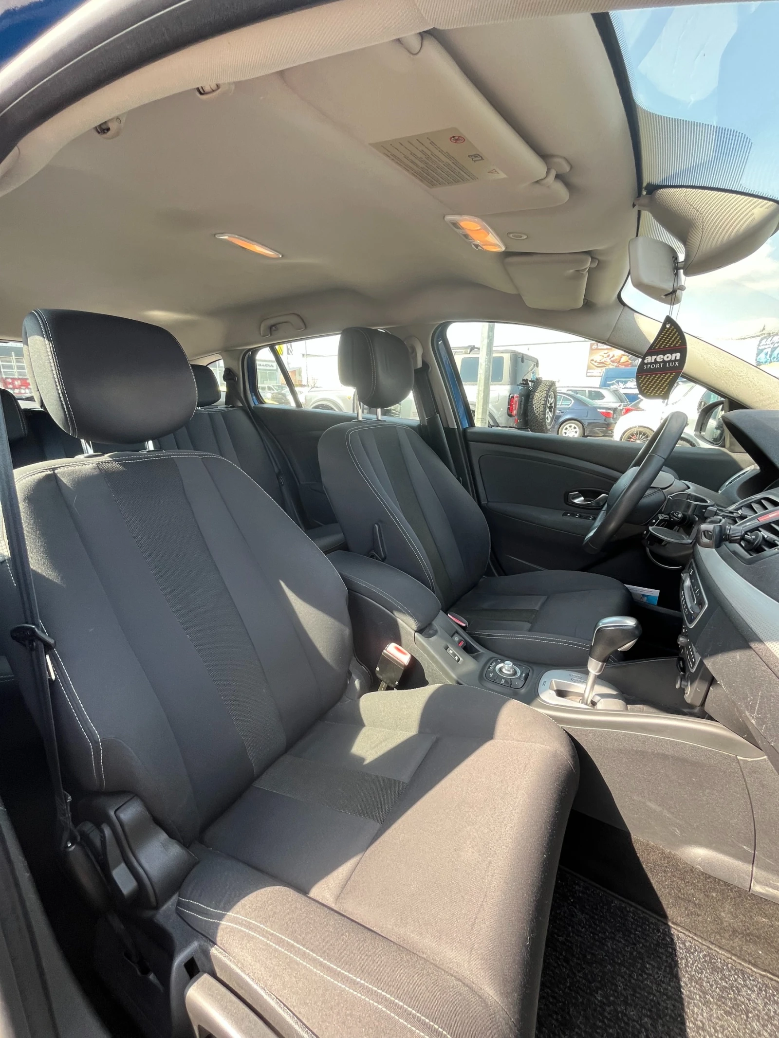 Renault Megane 1.5dci, снимка 3 - Автомобили и джипове - 53858431