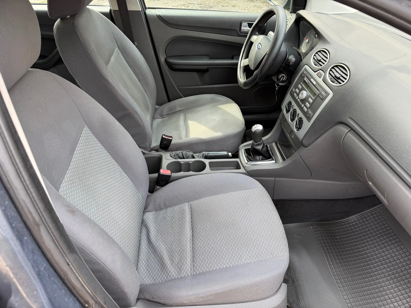 Ford Focus 1.6D РЕАЛНИ КИЛОМЕТРИ !!! , снимка 5 - Автомобили и джипове - 53985260