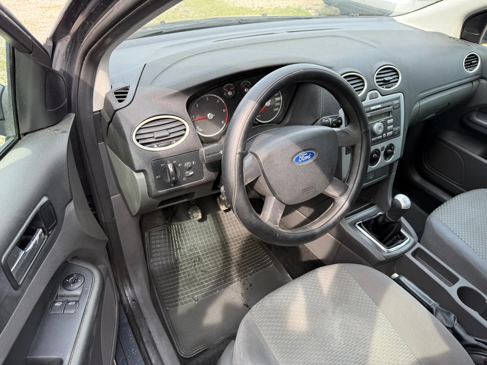 Ford Focus 1.6D РЕАЛНИ КИЛОМЕТРИ !!! , снимка 4 - Автомобили и джипове - 53985260