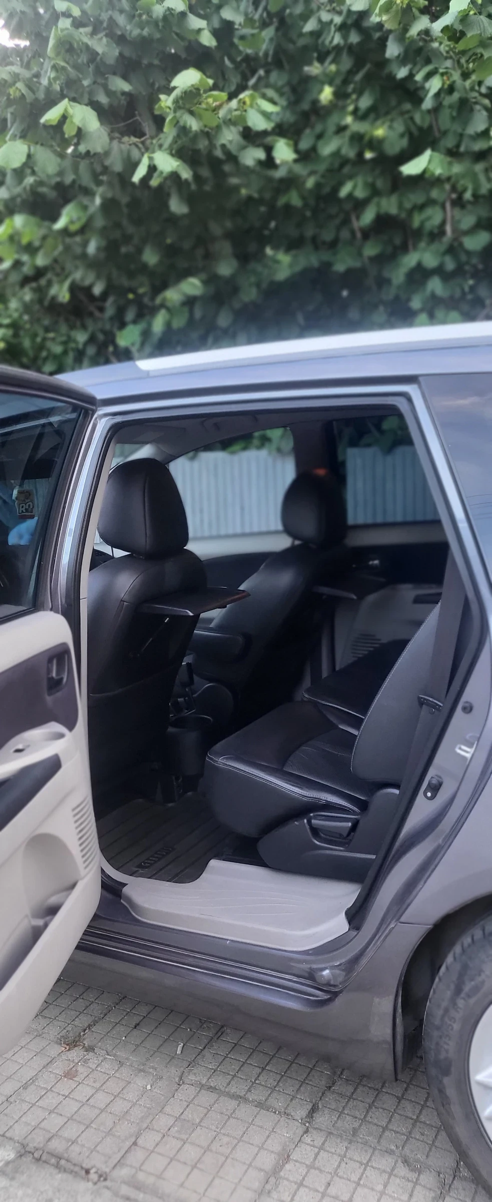Mitsubishi Grandis, снимка 10 - Автомобили и джипове - 54429864