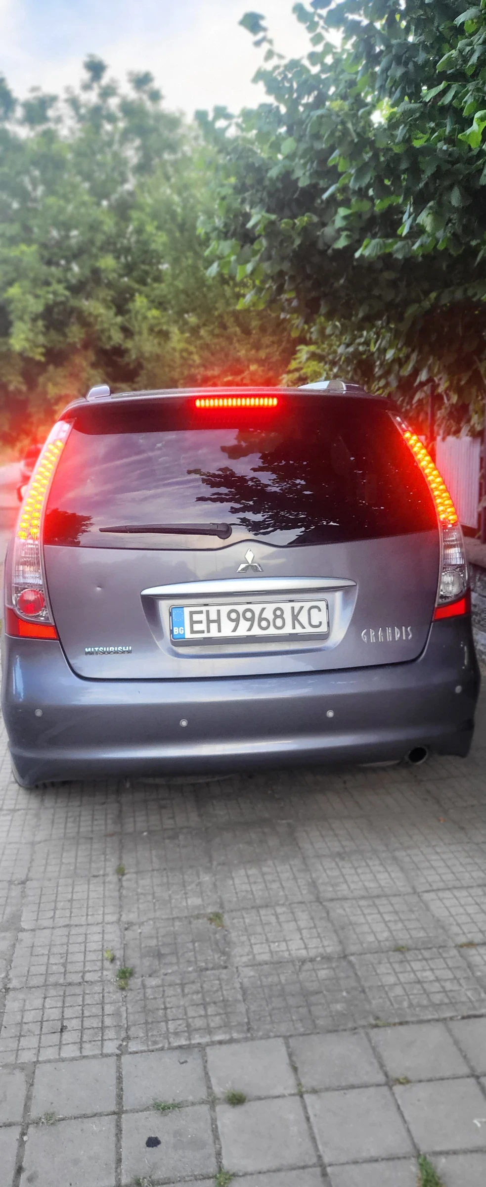 Mitsubishi Grandis, снимка 3 - Автомобили и джипове - 54429864