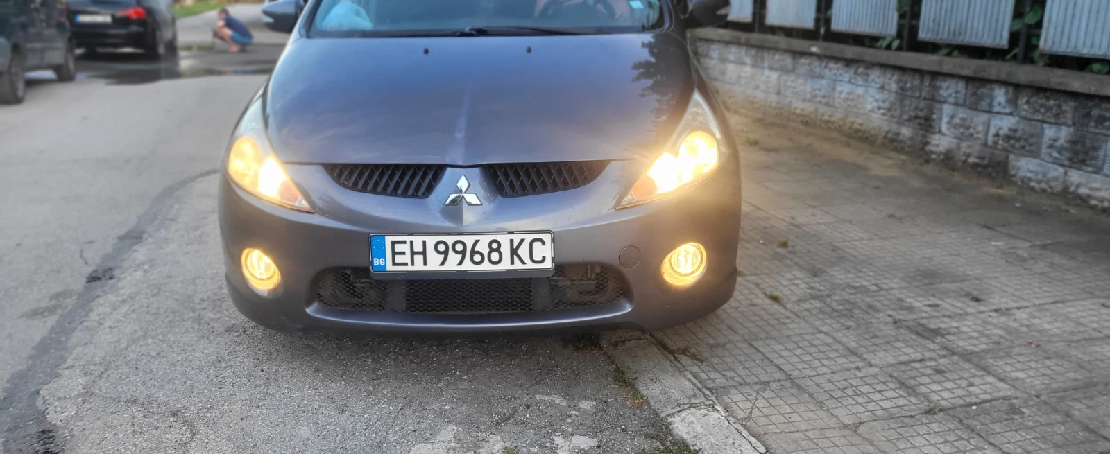 Mitsubishi Grandis, снимка 2 - Автомобили и джипове - 54429864