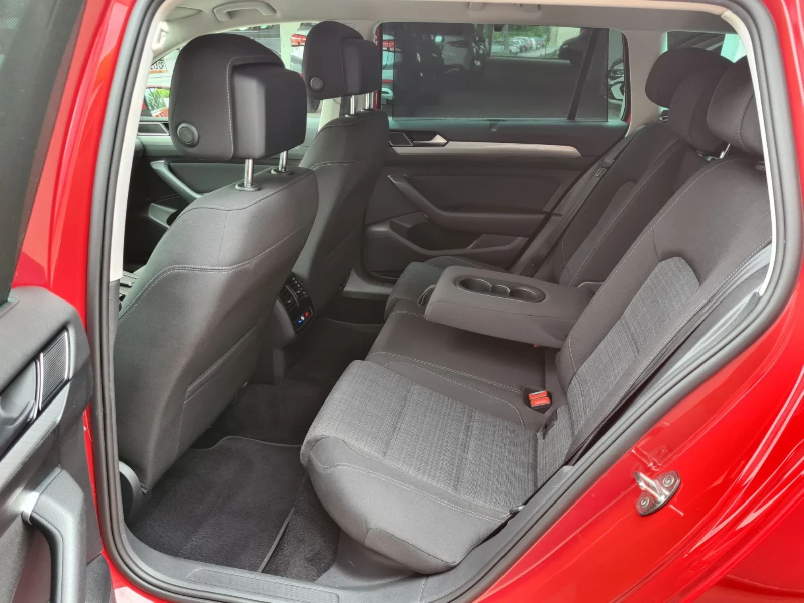 VW Passat 2.0.TDI, снимка 11 - Автомобили и джипове - 54495314
