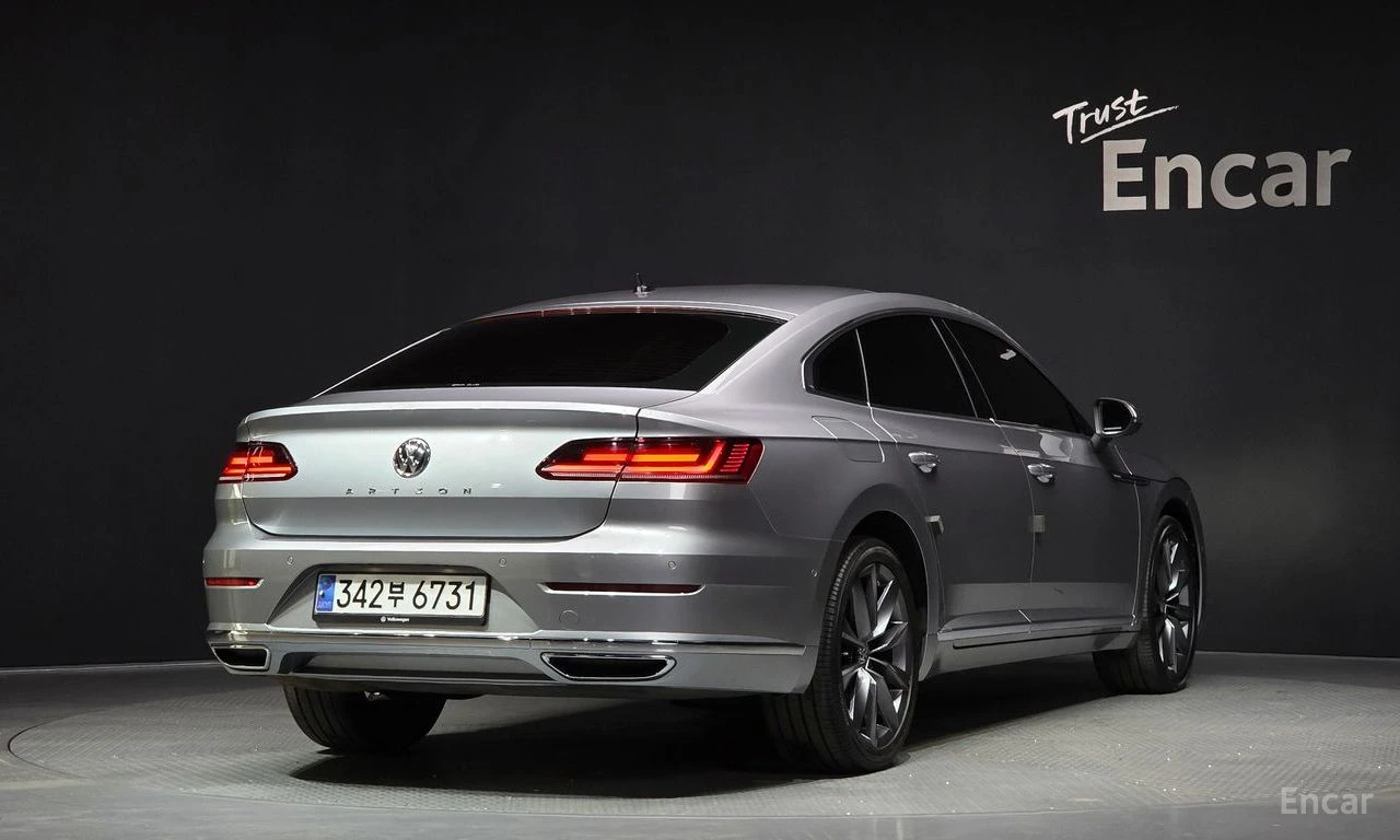 VW Arteon PRESTIGE* SUNROOF* КОЖА* ПОДГРЕВ* ОБДУХВАНЕ* НАВИ, снимка 2 - Автомобили и джипове - 54496310