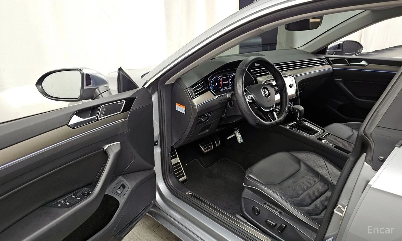 VW Arteon PRESTIGE* SUNROOF* КОЖА* ПОДГРЕВ* ОБДУХВАНЕ* НАВИ, снимка 10 - Автомобили и джипове - 54496310