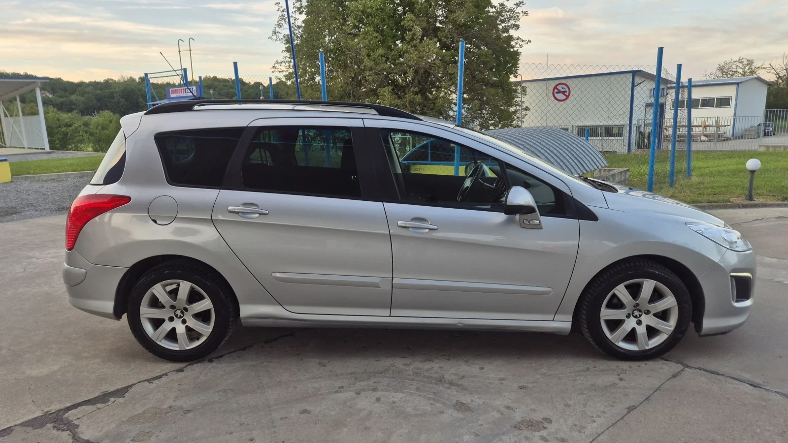 Peugeot 308 1.6 HDI 114К.С* ФЕЙСЛИФТ* ИТАЛИЯ* , снимка 7 - Автомобили и джипове - 54593814
