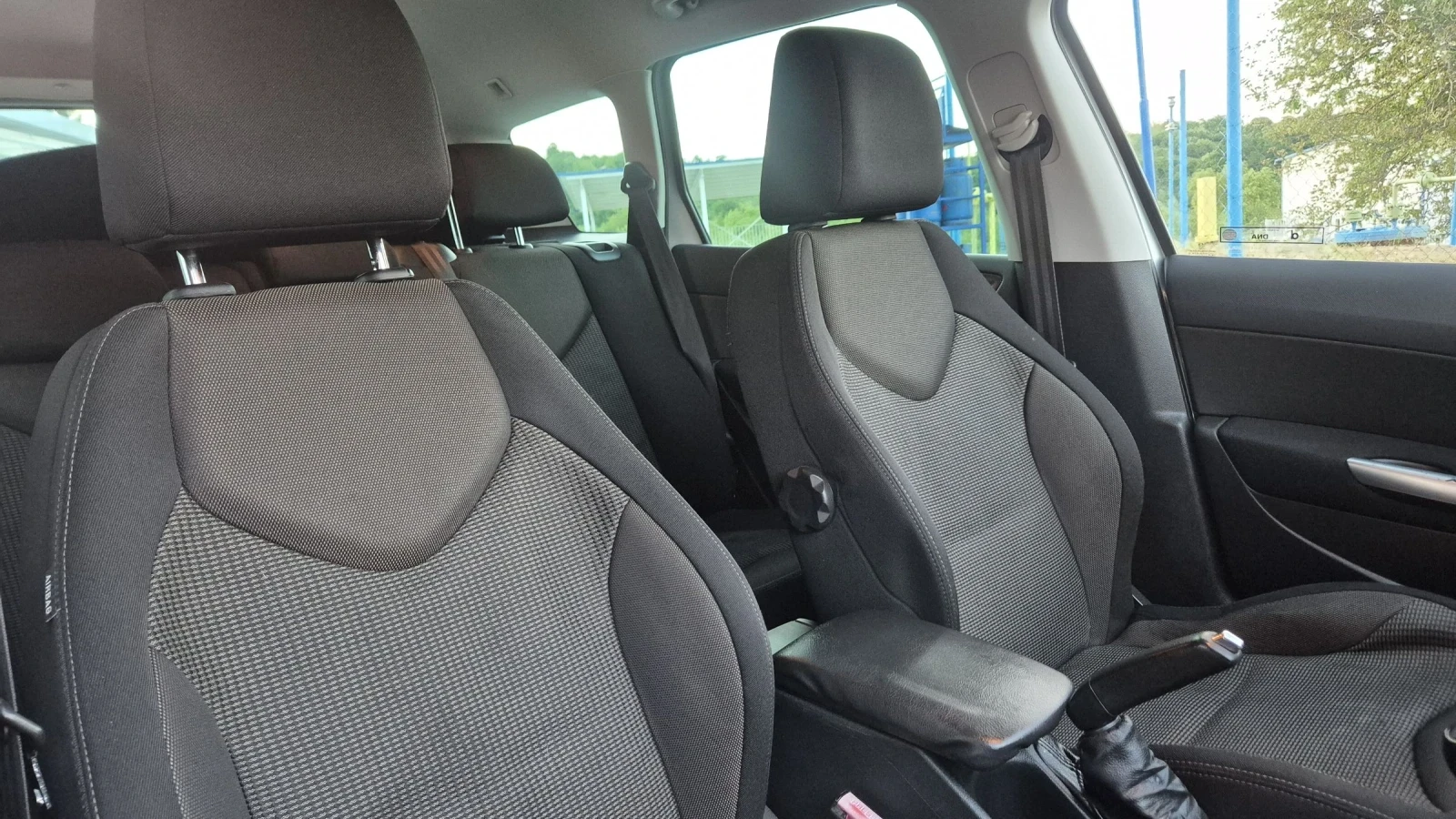 Peugeot 308 1.6 HDI 114К.С* ФЕЙСЛИФТ* ИТАЛИЯ* , снимка 14 - Автомобили и джипове - 54593814