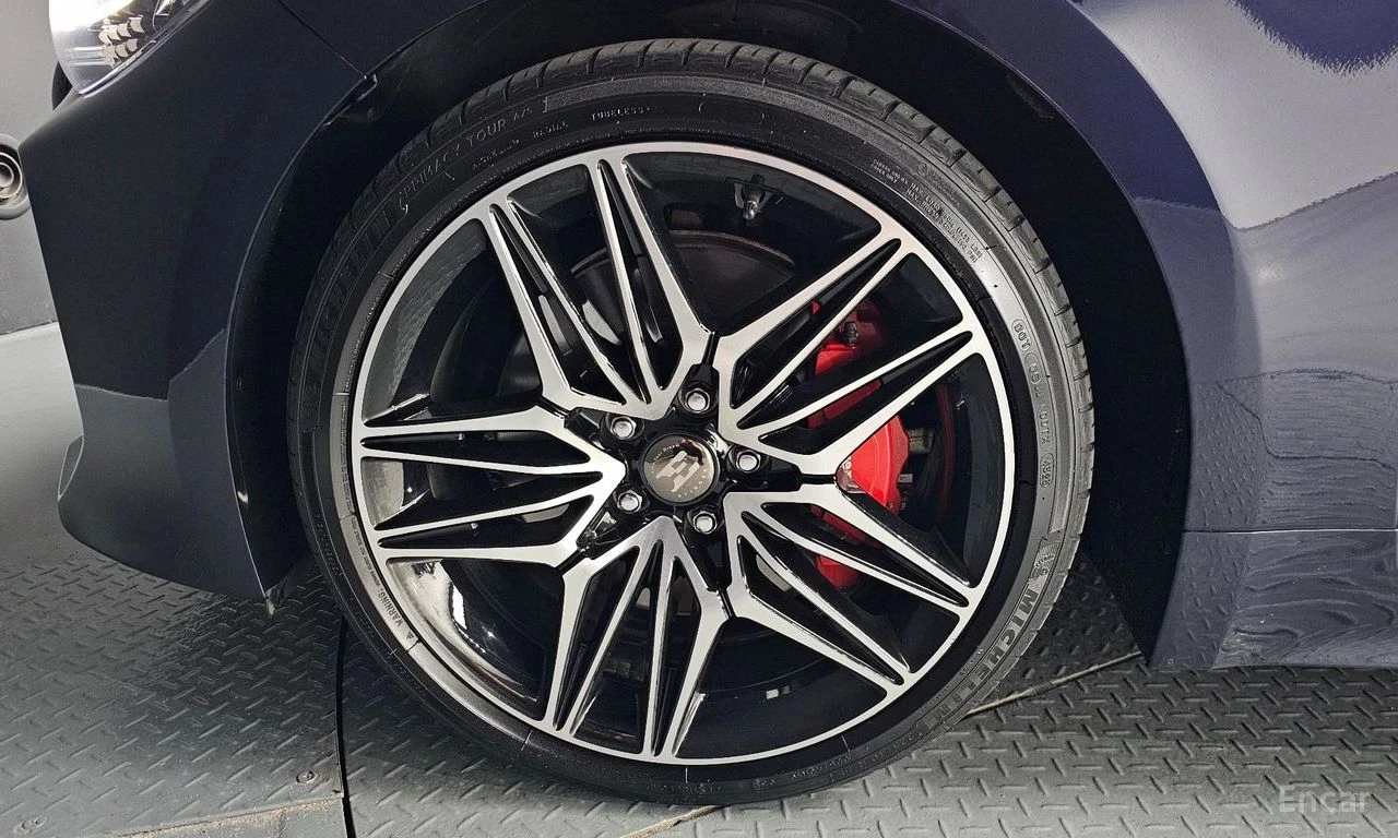 Kia Stinger 3.3* TURBO* ПОДГРЕВ* ОБДУХВАНЕ* ХЕДЪП* LANE* ASSIS, снимка 5 - Автомобили и джипове - 54736735